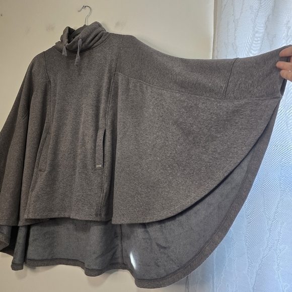 UGG Grey Cowl Neck Blanket Sweater Poncho Cape Kangaroo Pocket Loose soft lounge - Picture 7 of 13